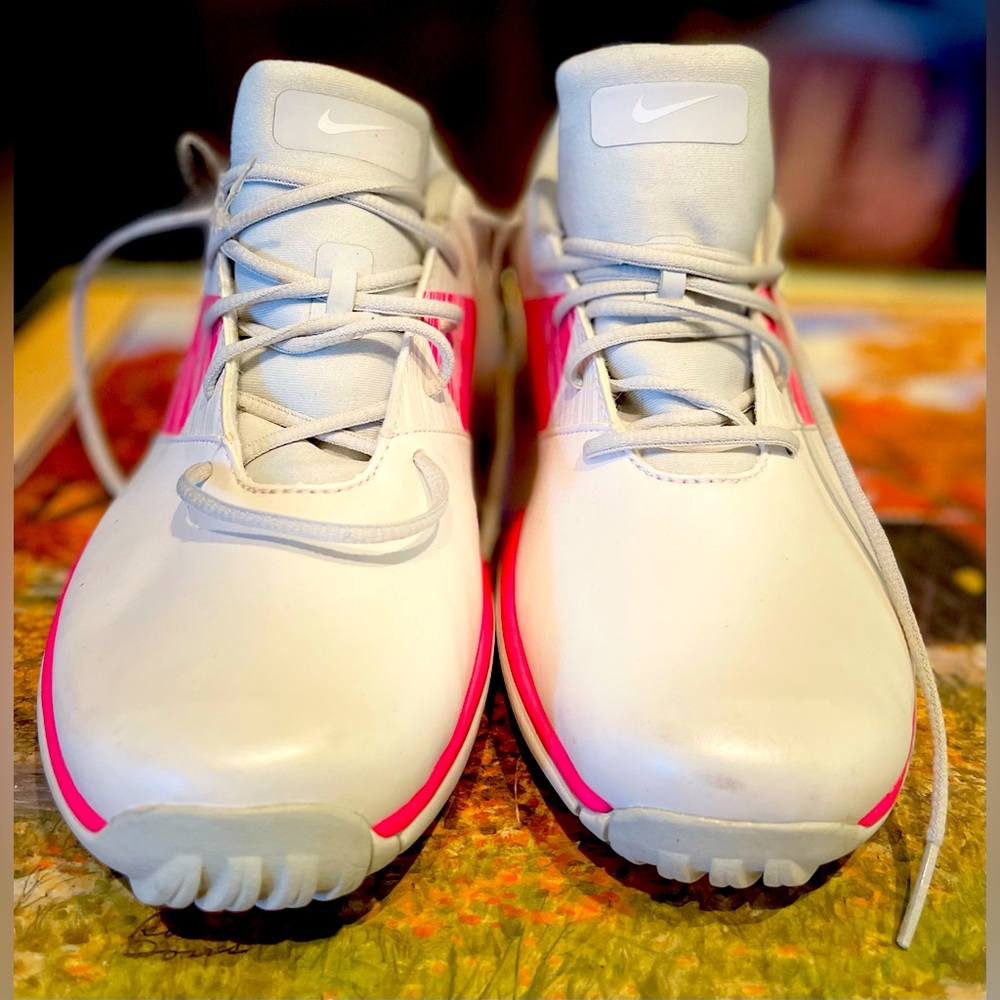Nike Golf Shoes . Never worn.